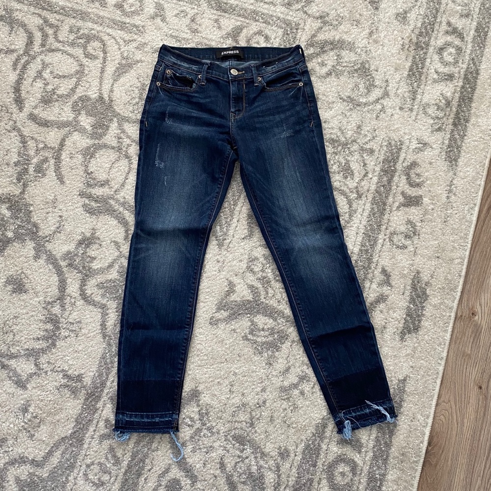 Jean Ankle Leggings from Express!